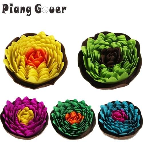 Dog Sniffing Mat Pet Puzzle Toy Snack Feeding Mat Interactive Game Training Blanket Toy For Puppy Cat