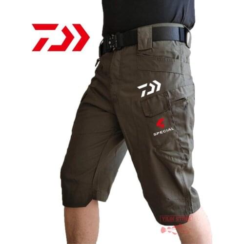 DAIWA Summer Men Camouflage Fishing Shorts Outdoor Sports Fishing Pants Breathable QuickDrying Waterproof Anti-UV Fishing Shorts
