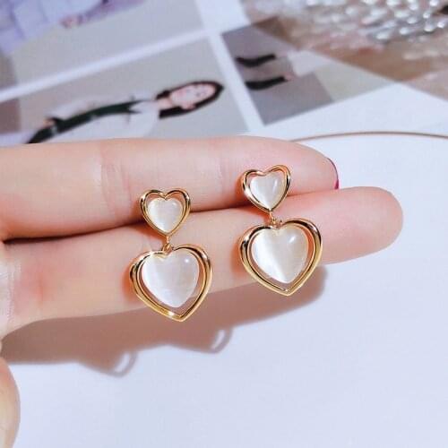 Natural White Chalcedony Hand Carved Water Drop Earrings Fashion Jewelry Mens and Womens White Crystal Water Drop Earrings