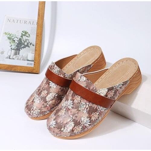 2021The new European and American Summer and Autumn comfortable ladies slippers with large size high heel and flowery cloth