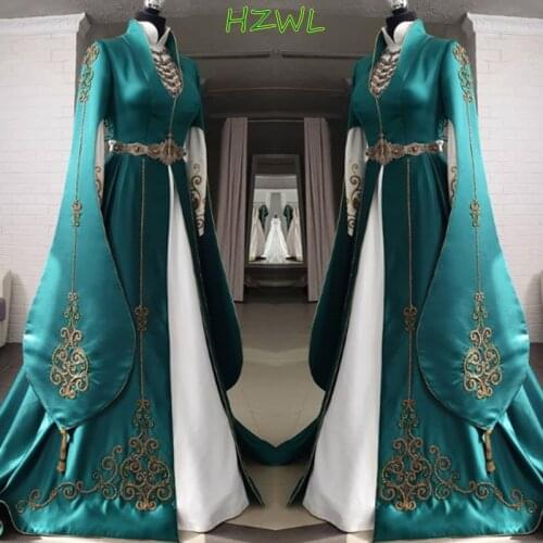 Dubai Long Evening Gowns Green Satin A Line Prom Dresses Saudi Arabia Gold Embroidered Long Sleeves Sweep Train Formal Wear