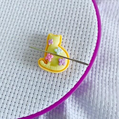 Cross Stitch Assistant Needle Minder Flower Cat Needle Nanny Magnet Needlework
