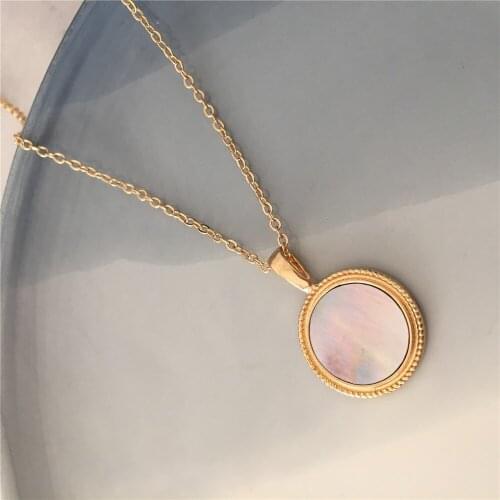 Casual Gold Color Plating Round Disc with Shell Decorated Pendant Necklace For Mathers Day Gift Bohemia Sweater Decoration