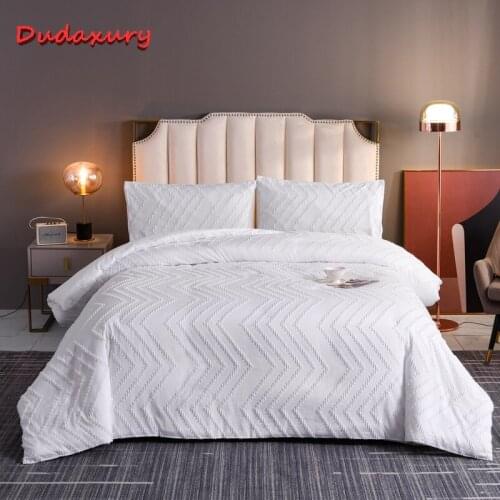 Dudaxury Microfiber Bedding On Bed