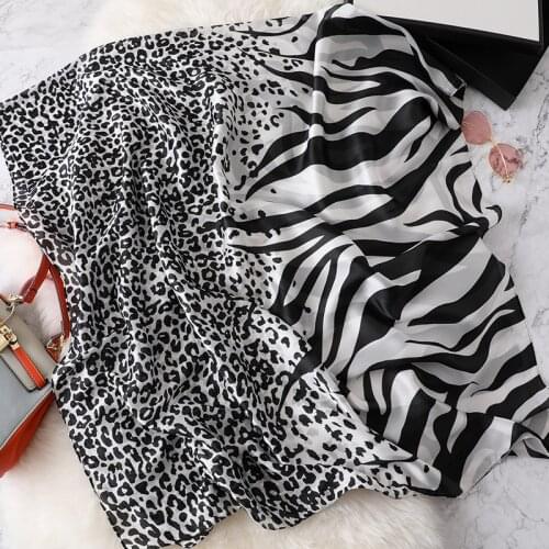 2020 Lovely Animal Leopard Zebra Pattern Silk Scarf Lady High Quality Print Shawls and Wraps Pashmina stole Hijab Snood 180*90Cm