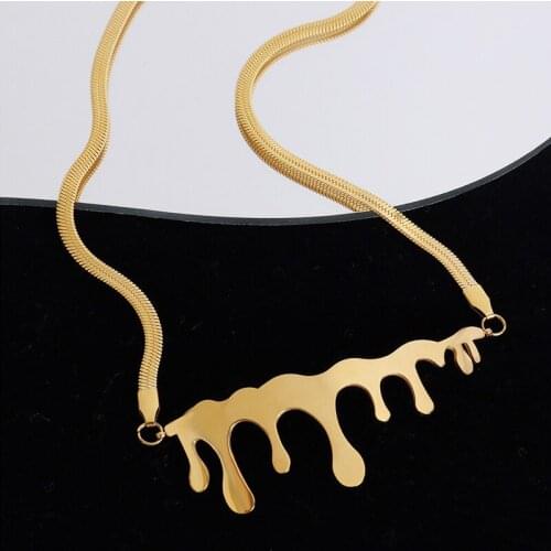 Amaiyllis 18K Gold Minimalist Snake Bone Choker Necklace Exaggerated Water Drop Element Clavicle Chain Necklace Jewelry