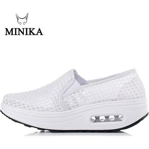 Women Shake Sneakers Shoes Thick Bottom Slip On Breathable Lace Mesh Swing Shoes Chaussure Demme Black Shoes For Women Jogging