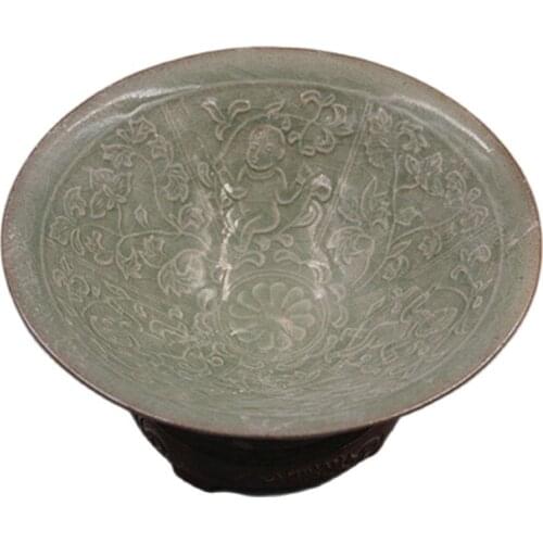 Early collection of song Yaozhou Kiln celadon baby play carved bowl family collection