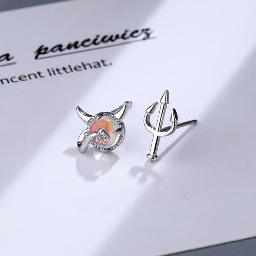 A Girl' New Asymmetry Moonstone Stud Earrings For Women Kids Female pendientes mujer moda