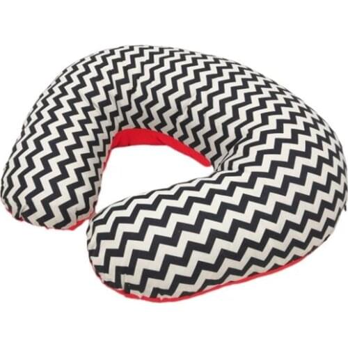 Breastfeeding pillow for babies with zigzag pattern with 100% cotton fabric for breastfeeding and sitting