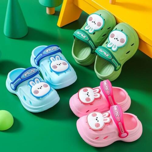 New Cartoon Clogs Rubber-soled Childrens Slippers Summer Boys And Girls Cute Baby Hole Shoes Soft-soled Kindergarten Slippers