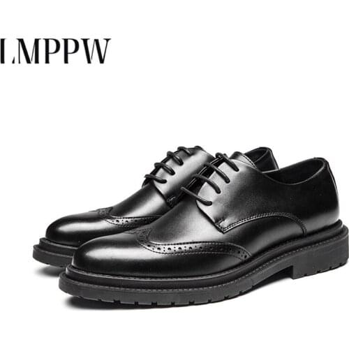 Men Formal Business Work Soft Patent Leather Dress Shoes Breathable Men Brogue Shoes Lace Up Men Flat Pointed Toe Oxford Shoes2a