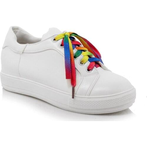 In the spring of 2018 the new white shoe size code 30 to 44 leisure students lace-up shoes 1227