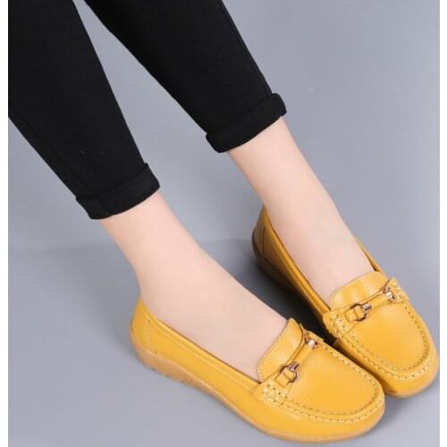 Womens Spring Autumn Casual Shoe Leather Shallow Mouth Cover Foot Flat Bottom Casual Shoes Large Mothers Shoes Bean Shoe 35-41