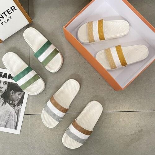 New Slippers Womens CoupleThick-Soled Korean-Style Wind Striped Indoor Non-Slip Bath Slipper Student Beach Flip Flops 2021 Hot