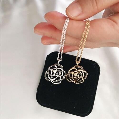 Trendy Gold Or Silver Color Black Stone Decorated Rose Flower Filigree Pendant Long Necklace For Women Girl Casual Sweater Deco