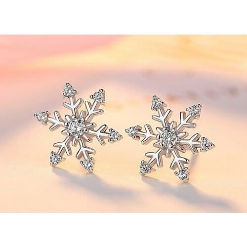 Huitan Fashion Snowflake Shaped Ear Studs for Women White Cubic Zirconia Chic Accessories Versatile Statement Jewelry Girl Gift