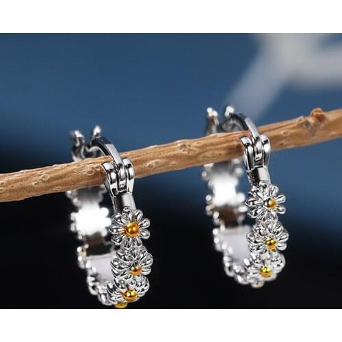 Charm Bridal Metal Wedding Earrings Classic Daisy Gold Silver Color Hoop Earrings Dainty Female Small Flower Earrings For Women