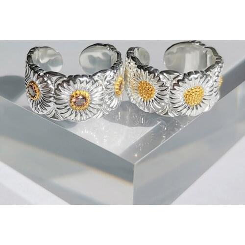 1PC G-Dragon Same Item Small Chrysanthemum Daisy Ring Opening Adjustable Ring Men And Women Lovers Hip Hop Jewelry Petal Crystal