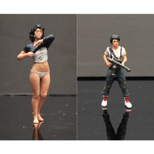 1/64 Resin die-casting miniature model science fiction horror movie heroine doll car model doll decoration scene arrangement toy