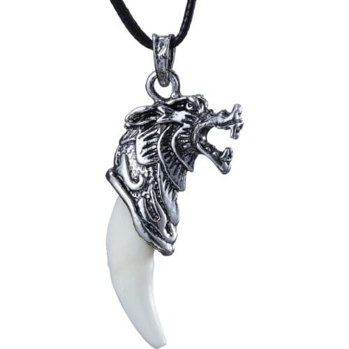 Punk Gothic Wolf Tooth Men Necklace Fashion Resin Wolf Tooth Alloy Wolf Head Tooth Pendant Necklace For Boy Men Jewelry Gifts