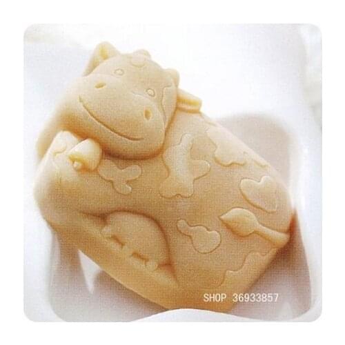 2.9" dairy cow 50043 Craft Art Silicone Soap mold Craft Molds DIY