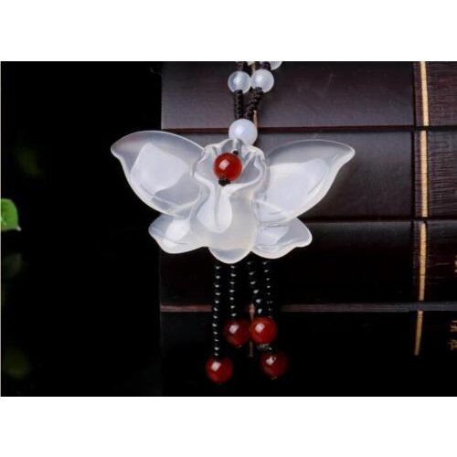 Chinas Beautiful Natural White Jade Pulp Hand-carved Butterfly Pendant Necklace