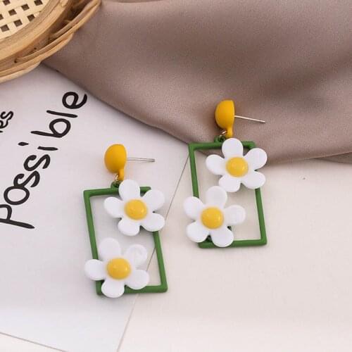 Boucle oreille Femme Korean Earrings 2021 Trend Fashion Jewelry Long Cute Resin Daisy Flower Stud Earrings For Women Girls