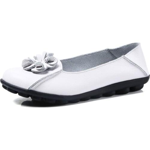 New Listing Spring and Summer Cowskin Bean Shoes Anti-slip Big Size Mother Shoes Flat Casual Pregnant Cow Ribs Soft Bottom Shoes