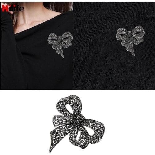Winter Coat Accessories Fashion Jewelry for Women Rhinestone Brooches Bowknot Brooch Vintage Pin Alloy Craft