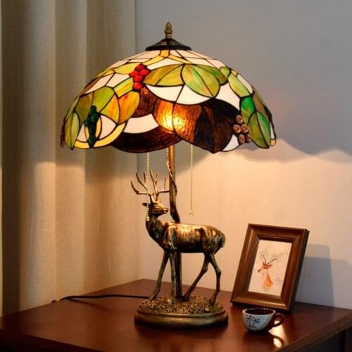 16 inch American pastoral creative retro elk table lamp Tiffany stained glass living room bedroom bedside art gift lamp