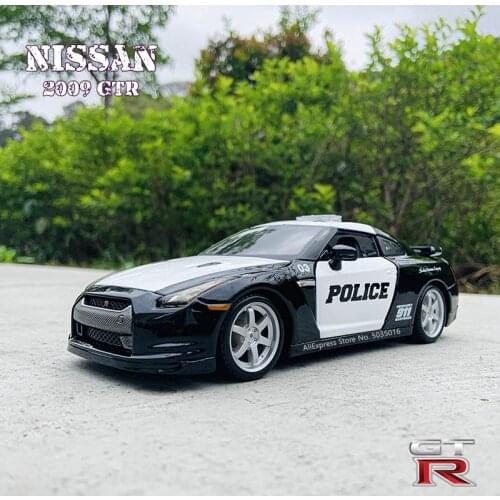 Maisto 1:24 2009 Nissan GTR police car alloy authorized car model crafts decoration toy tools Collecting gifts