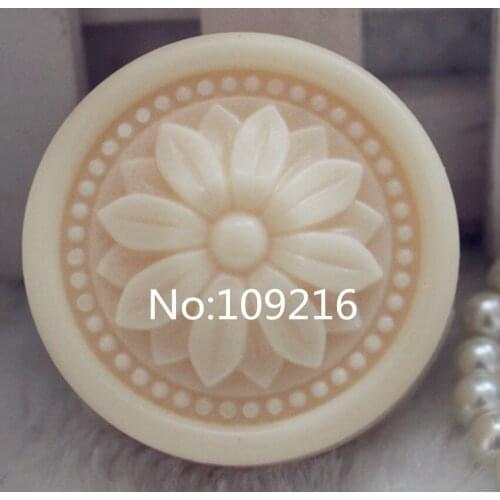 Wholesale!!1pcs Small 8-Petal Flower with Round (zx94) Silicone Handmade Soap Mold Crafts DIY Mould