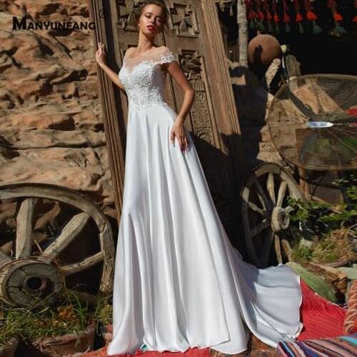 2021 New Arrival Boat Neck Court Train Embroidery Appliques Tulle A-Line Wedding Dress Elegant Button Cap Sleeve Bridal Gown