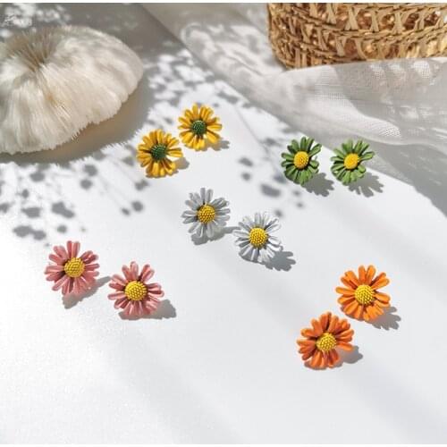 AOMU Fashion Korea Colorful Small Daisy Chrysanthemum Flower Stud Earrings for Women Boho Beach Party Jewelry Gifts