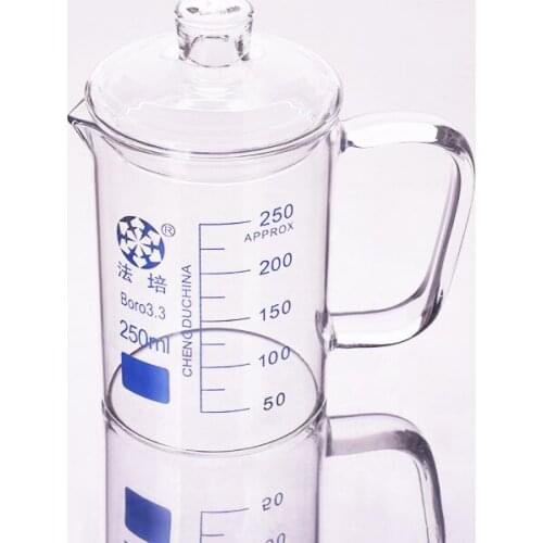 Beaker in low form with spout and handle,Capacity 250ml,Outer diameter=71mm,Thickness=3.3mm,Height=100mm,Laboratory beaker