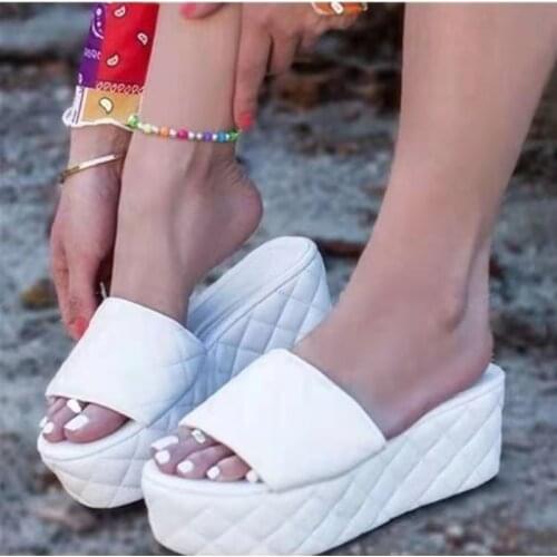Trendy Plus Size Sandals And Slippers 2021 New Soft Roman Style Flat Beach Slippers Women