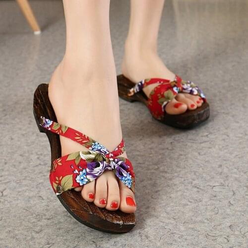 Japanese Traditional Wooden Shoes Flip Flops Woman Chinese Geta Clogs Home Slippers Sauna Outdoor Sandals Anime Cosplay Costumes