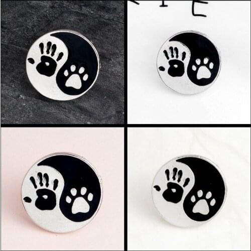 1PCS Exquisite pet paw pins and brooches Taiji the Eight Diagrams Yin Yang brooch Badge Buttons lapel pins Pet Memorial Jewelry