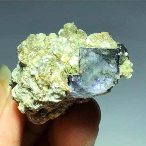 10.7gNatural Fluorite Crystal mineral stone home decoration restoration energy wheel vein teaching specimen collection ornaments