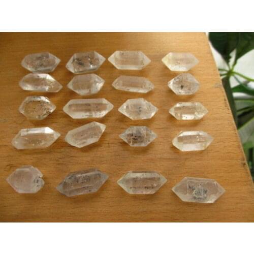 160g Quality Quartz Crystal points Specimen