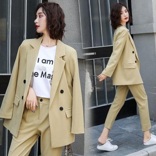 Korean version 2021 spring and autumn new style professional temperament small man small suit coat female + Capris two piece