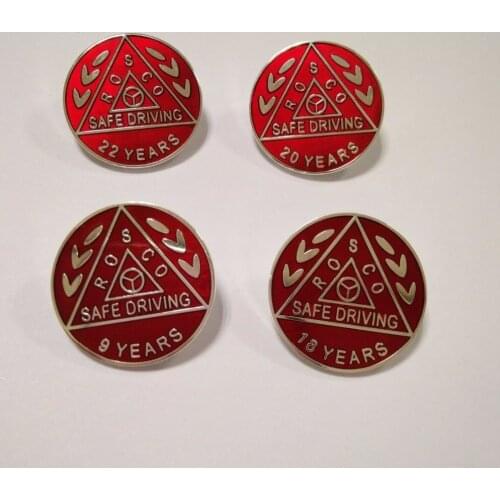 Customized Brass Metal Badge Enamel Badge Low Price Metal Name Badge Back Pins