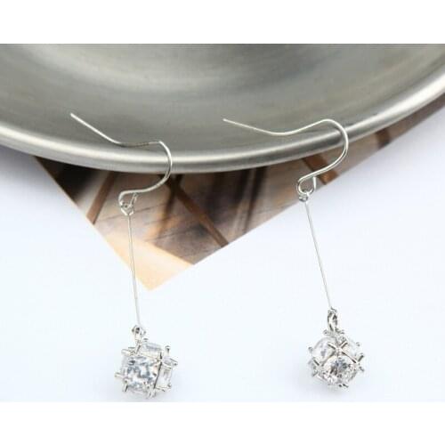 New Elegant And Charm Crystal Square Earrings For Women Girls Statement Piercing Jewelry Simple Long Drop Cube Shiny Earrings