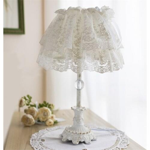 Princess Girl Korean Fabric Lace Table Lamps Warm Children Room Nordic Style Bedroom Bedside Desk Lights Decorative Fixtures