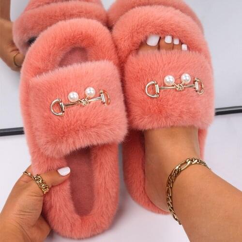 Fur Slides Women Faux Fur Flip Flops Cute Ladies Pearl Decor Home Slippers Fashion Thick Bottom Slippers Flat Sandals Warm Shoes