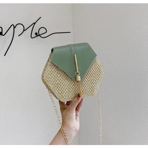 Vogue of new fund of 2020 autumn personality inclined shoulder bag female hand chain of bill of lading shoulder bag