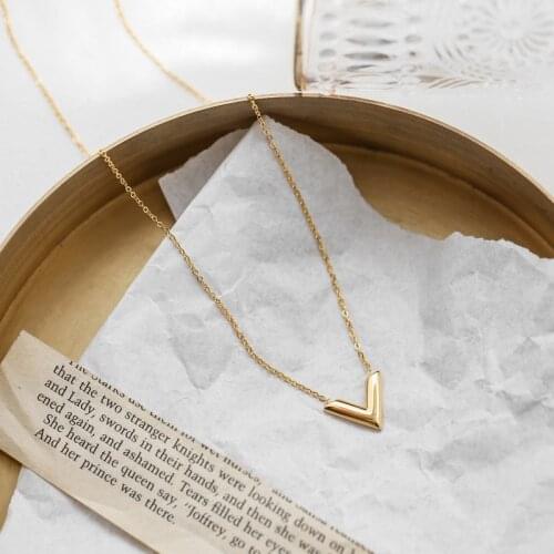 YUN RUO 2020 Fashion Letter V Pendant Necklace Chain 18 K Gold Plated Titanium Steel Jewelry Woman Gift Accessories Never Fade