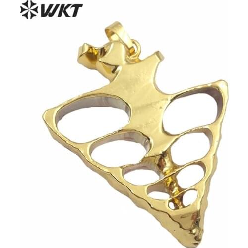 WT-JP145 Sliced Trumpet Shell Pendant Triangle Shape Sea Shell Pendant With Full Gold Electroplated Women Summer Beach Jewelry