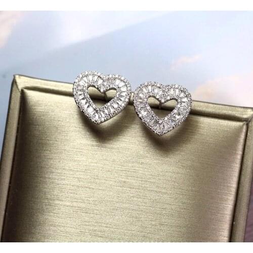 2021 New Classic Simple Cute Heart Shaped AAA Zircon 925 Silver Earrings Fashion Ladies Jewelry Ladies Earrings Designer Jewelry